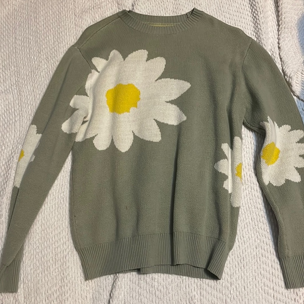 Pacsun flower sweater